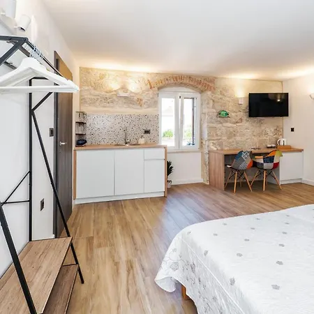Sweet Luri Apartament *